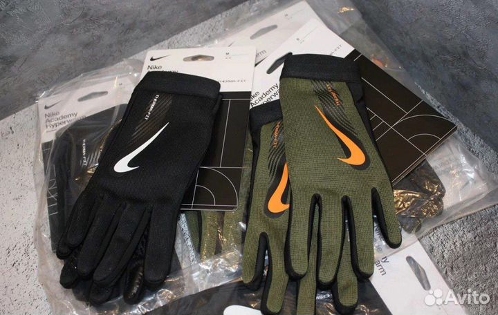 Перчатки Nike Hyperwarm