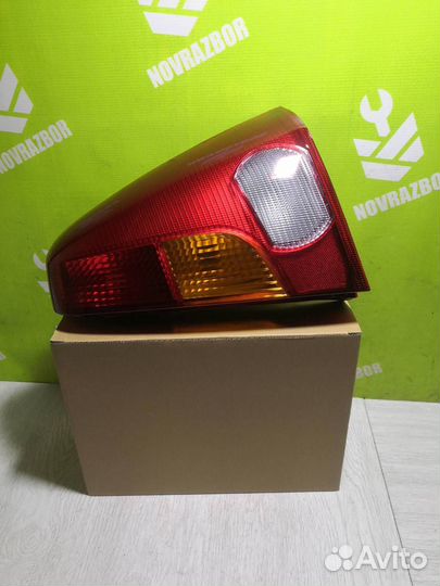 Фонарь задний правый Рено Логан