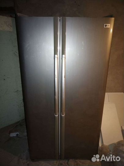 Продам двухкамерный холодильник