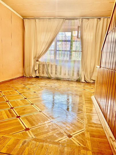 4-к. квартира, 100 м², 1/7 эт.