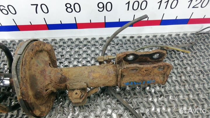 Стойка передняя Toyota Corolla (00-06 года) NZE120