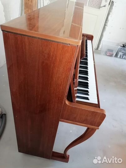 Продаю пианино