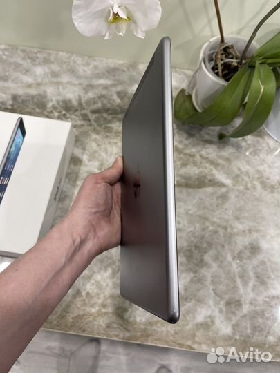 Планшет Apple iPad Air, 32 гб, Wi-Fi + Cellular