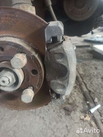 Суппорт передний правый Chevrolet Lanos Sens