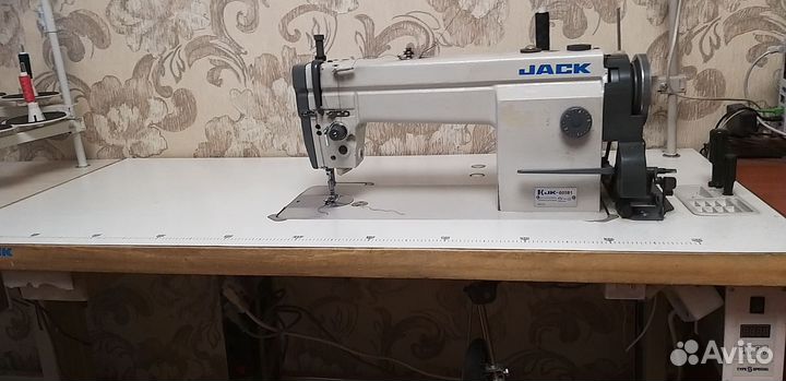 Швейная стачивающая промышленная машина