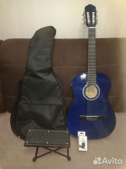 Акустическая гитара