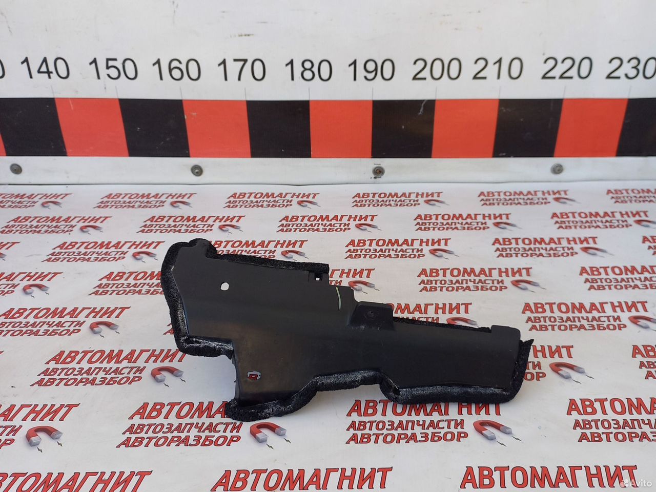 Дефлектор радиатора правый Changan UNI-V