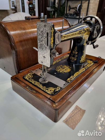 Швейная машина Singer