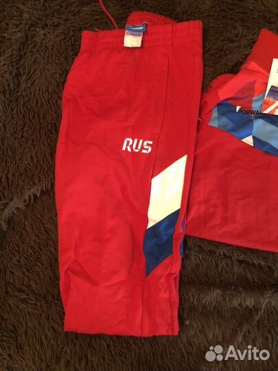 Спортивный олимпийский костюм forward