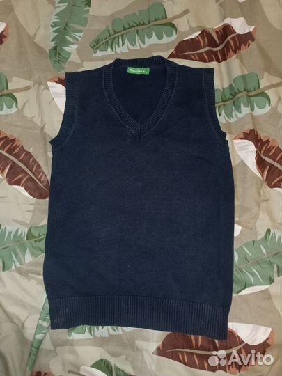 Продам жилетку для школьника