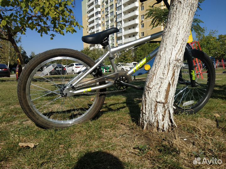 Трюковой велосипед BMX Mongoose Legion L10