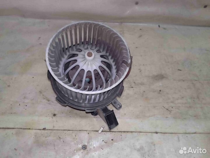 Моторчик печки Audi A4 B7 (8E)