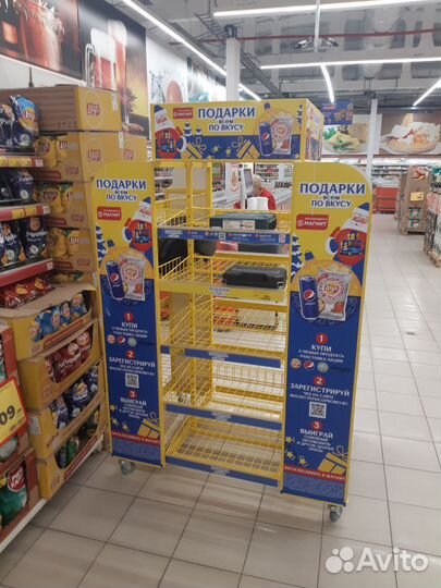 Рабочий стол с ящиками