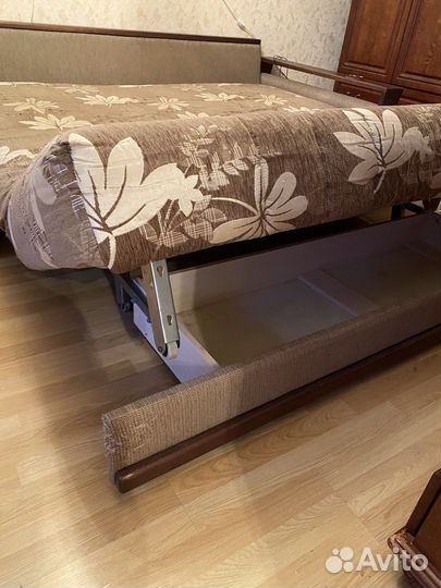 Диван со спальным местом