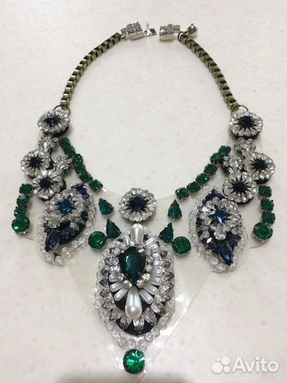 Массивное колье с камнями