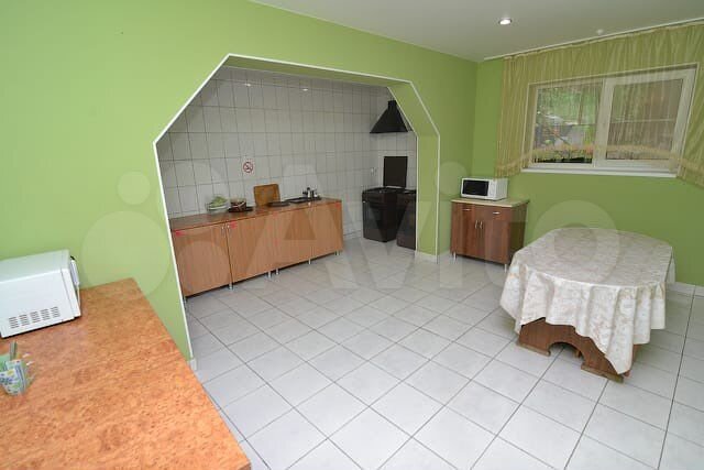 Комната 25 м² в > 9-к., 1/2 эт.