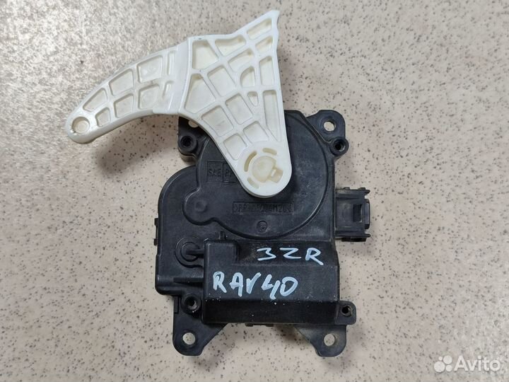 Сервопривод заслонок печки Toyota Rav4 40 4WD