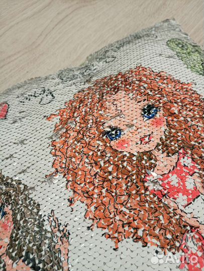 Подушка с паетками