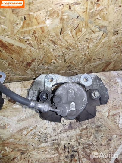 Суппорт тормозной передний правый Ford Focus 2