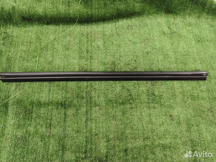 Бархотки передней правой двери Renault duster 1