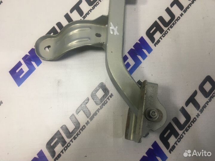 Петля крышки багажника левая Рено Логан