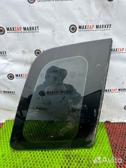 Стекло кузовное глухое правое Ford Fusion 1.6 2006