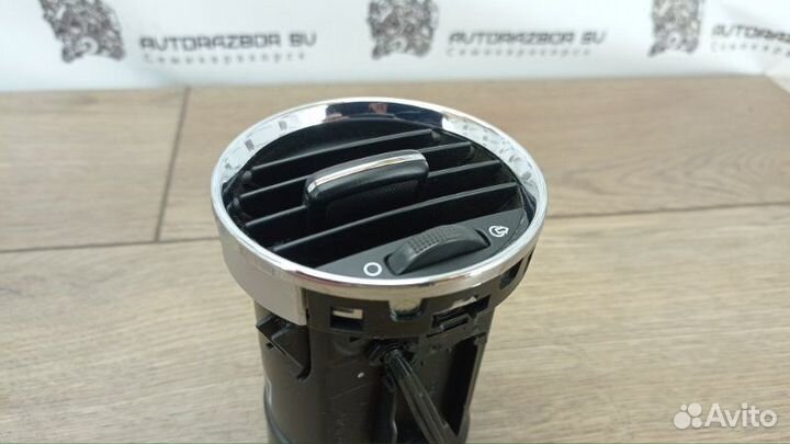 Воздуховод салона левый Peugeot 308 хетчбек EP6