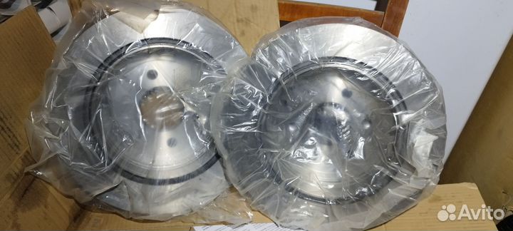 Задние тормозные диски на Nissan Pathfinder R51