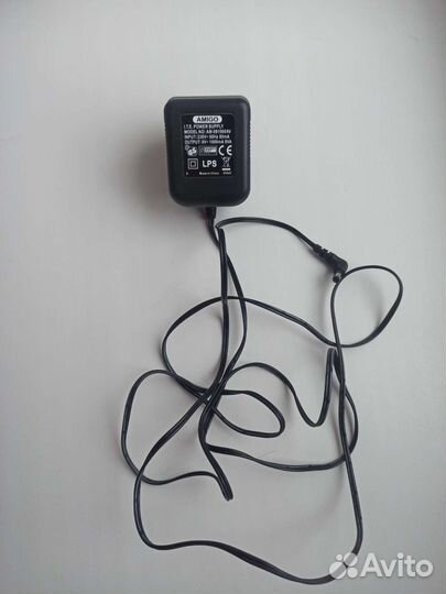 Адаптер питания amigo AM-091000AV