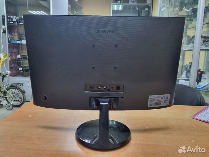 Монитор Samsung CF39 C24F390FHI
