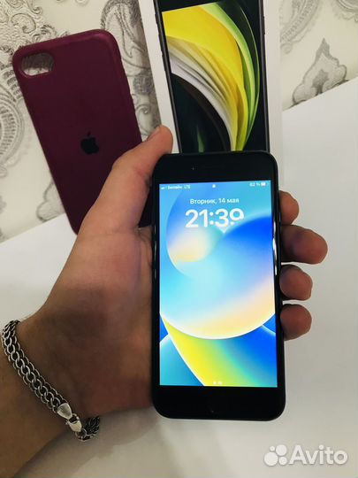 iPhone SE (2020), 64 ГБ