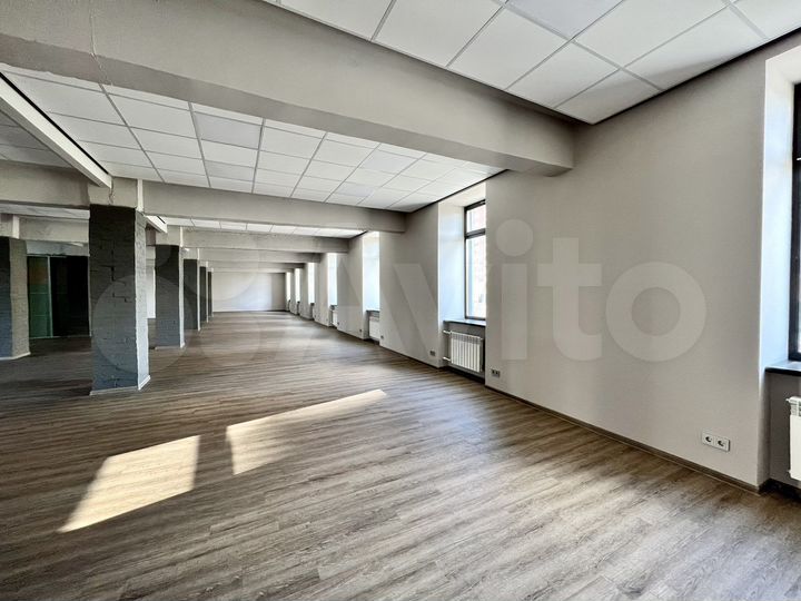 Офис и ремонтом 196 м² пл. Калинина