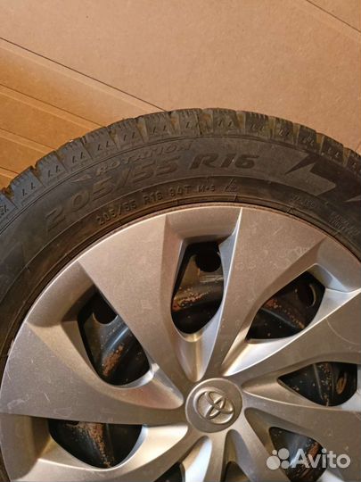 Pirelli Ice Zero 205/55 R16