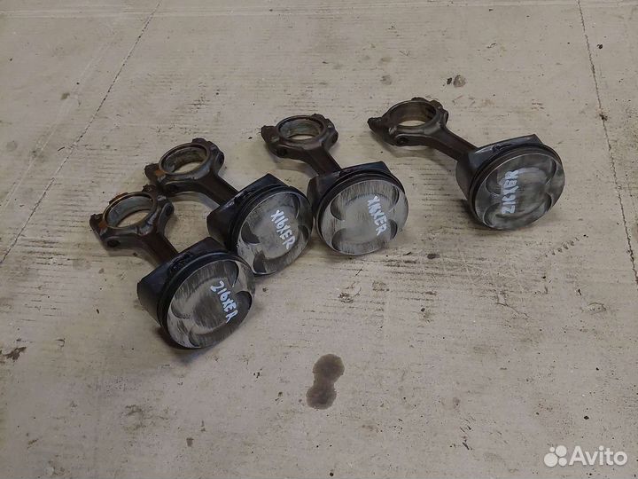 Поршень с шатуном Opel Astra H Zafira B z18xer