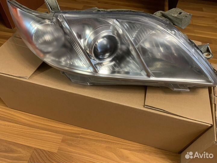 Фара правая toyota camry 40