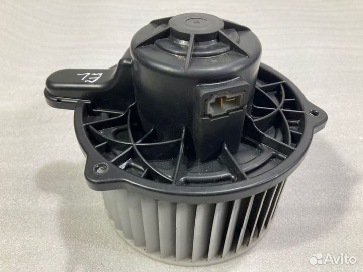 Моторчик отопителя Hyundai Elantra Hd седан G4FC