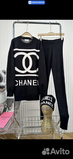 Костюм женский с шапкой