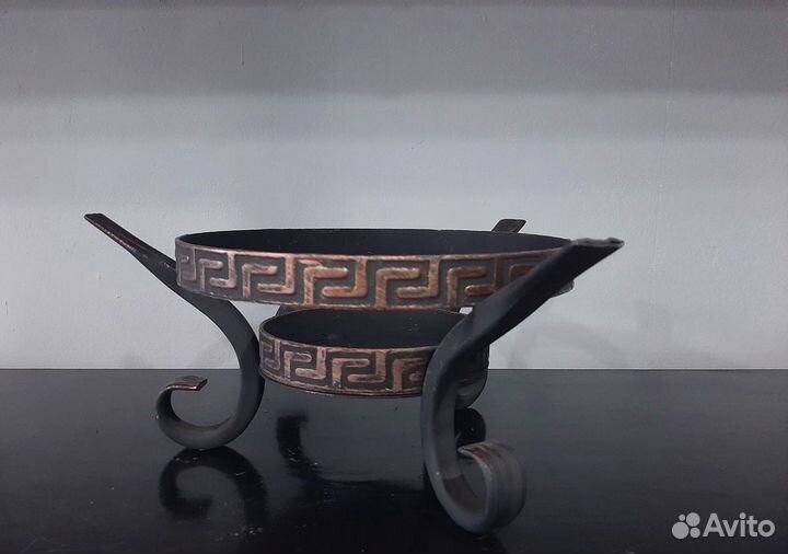 Садж чугунный с подставкой