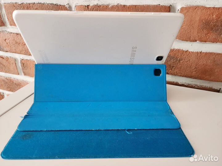 Планшет Samsung Galaxy Tab A 9.7 SM-T555