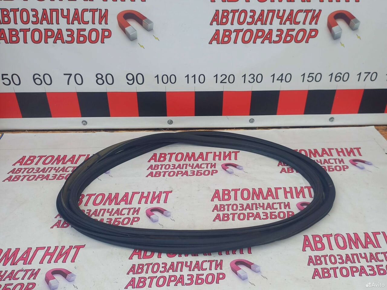 Уплотнитель крышки багажника Киа Соренто 2 12-20г