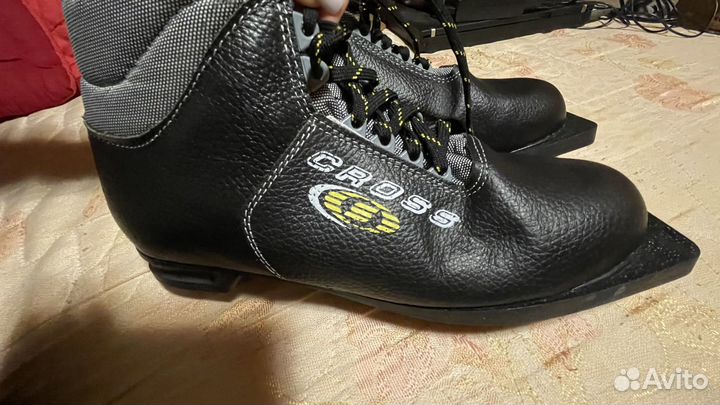 Лыжные ботинки