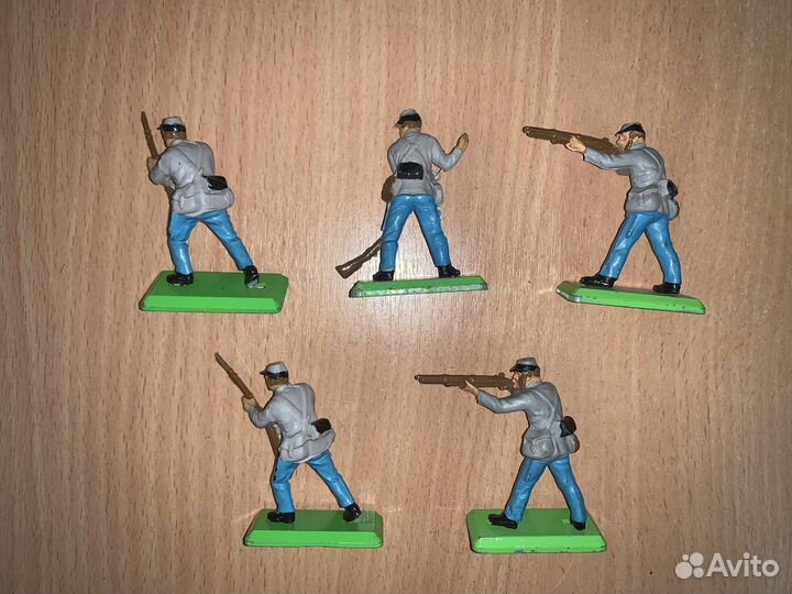 Солдатики Britains Индейцы,Ковбои и Конфедераты