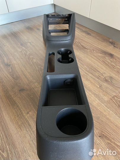 Центральная консоль / тоннель Jetta 6