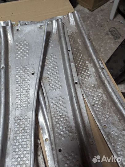 Газ 21 Волга накладки на пороги задние СССР