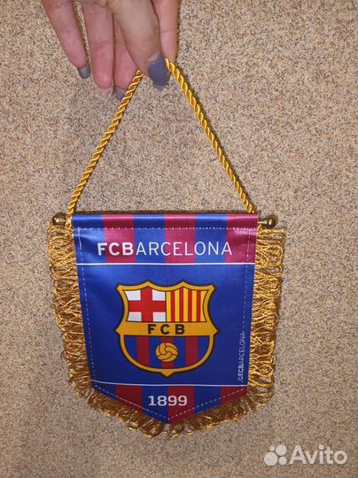 Футбольные вымпелы новый Барселона в подарок