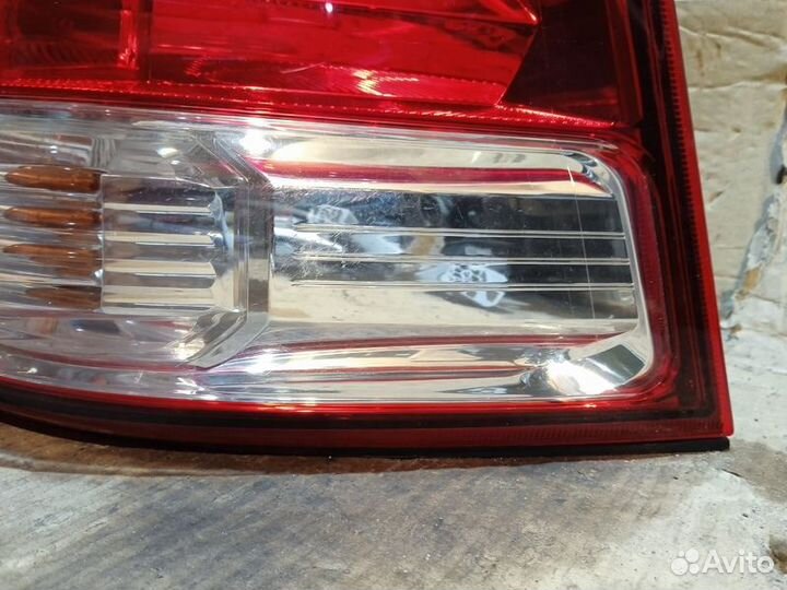 Фонарь задний правый Toyota Land Cruiser 200 4.5л