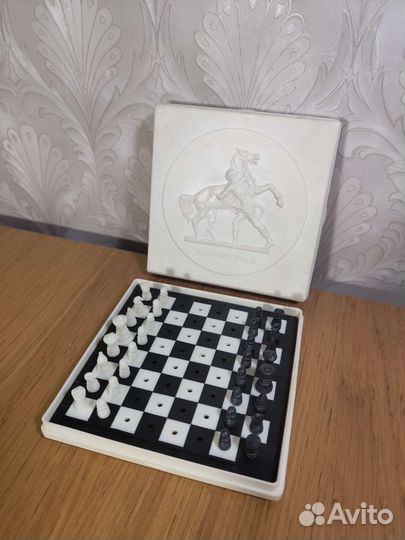 Шахматы дорожные СССР миниатюрные винтаж
