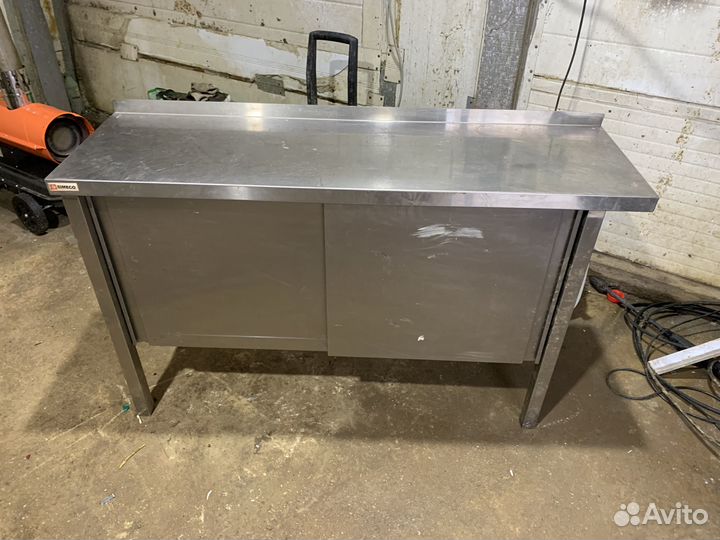 Стол купе производственный пристенный 1350х400х850