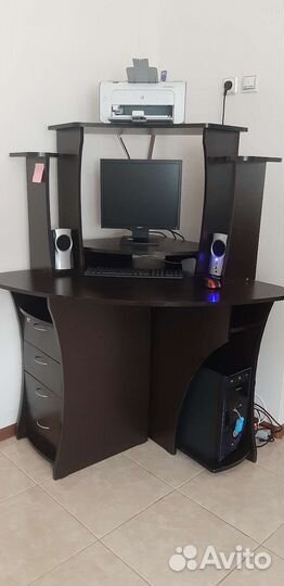 Компьютерный стол