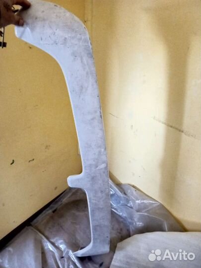 Спойлер nissan Серена